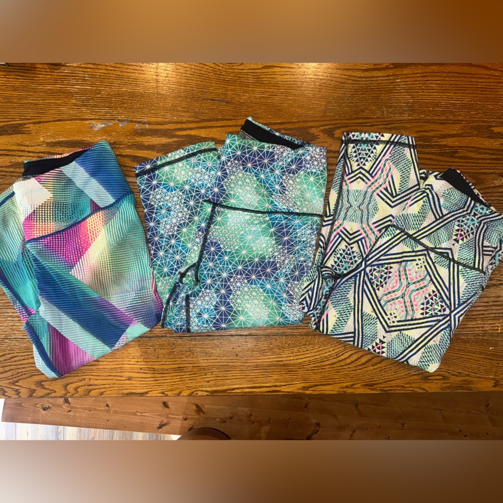 Victoria's Secret Multicolor Patterned Capri Leggings